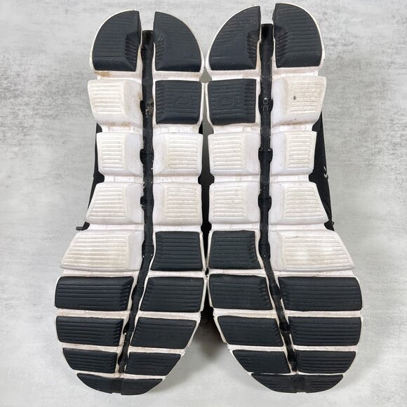 On Cloud 5 Running Shoes - Women's Size 9 - Black - Picture 7 of 8